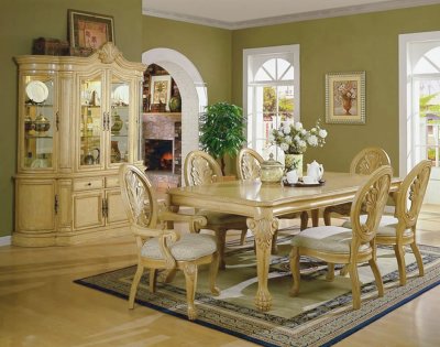 Antique Dining Chairs on Antique White Formal Dining Room With Carving Details At Furniture