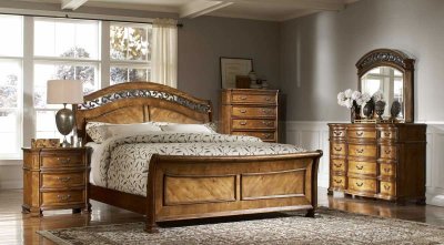 Waxed Pine Finish Traditional Bedroom w/Optional Items