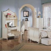 Classic Pearl White Girl's Bedroom w/Sleigh Bed & Carved Details