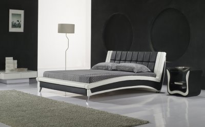 Bedding  Black Furniture on Black   White Leatherette Modern Two Tone Bed At Furniture Depot