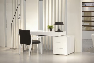Loft Modern Office Desk in White by J&M