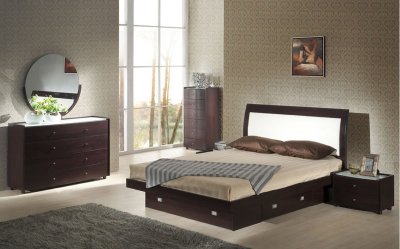 Stylish Bedroom Furniture on Wenge Finish Stylish Bedroom With Bottom Drawer Bed At Furniture Depot