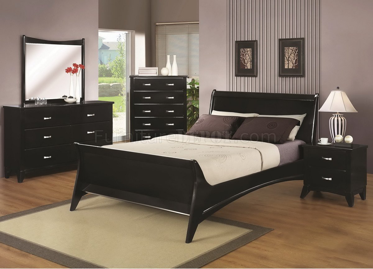 Rich Black Finish Transitional Bed w/Optional Casegoods