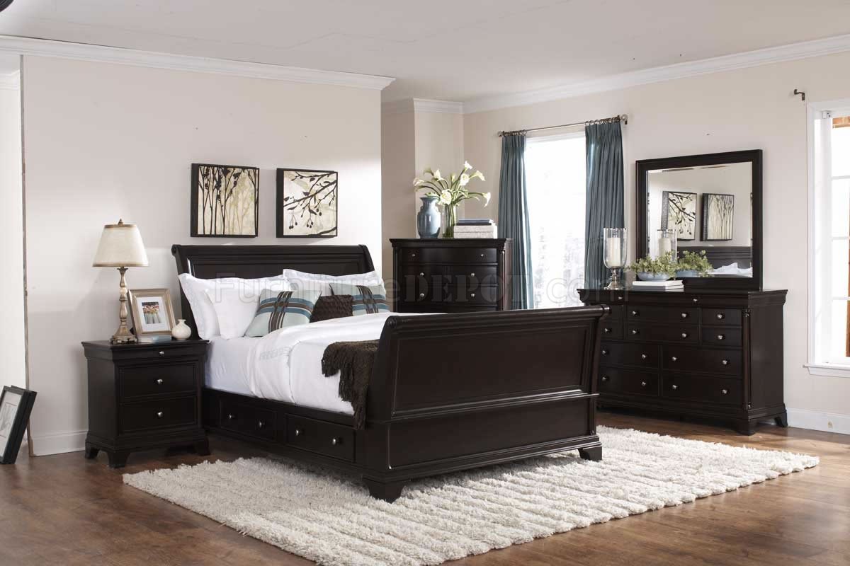 sleigh bed bedroom furniture on Traditional Bedroom  Sleigh Bed W Storage Drawers At Furniture Depot