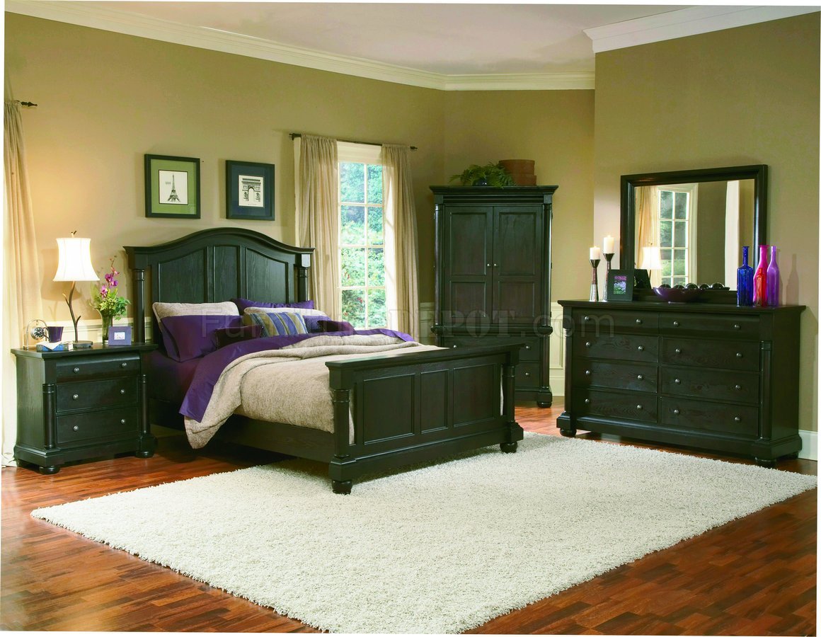 queen size bedroom furniture sets on Classic 5pc Queen Size Bedroom Set W Post Bed At Furniture Depot