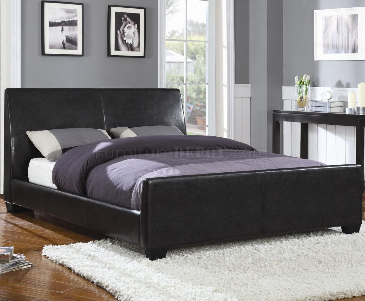 300250Q Upholstered Bed in Black Faux Leather by Coaster