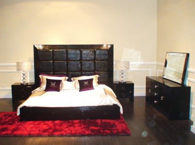 Black Modern Bedroom Set w/Etched Crocodile Patterns