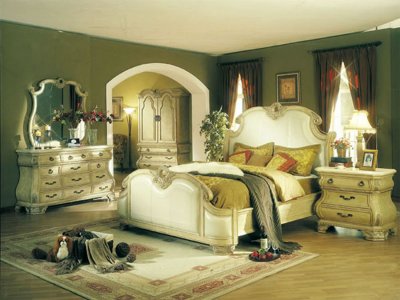Antique White Finish Leather Upholstery Traditional Bedroom Set