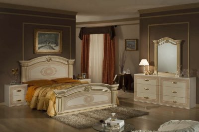 Beige & Gold Two-Tone Finish 5Pc Traditional Bedroom Set