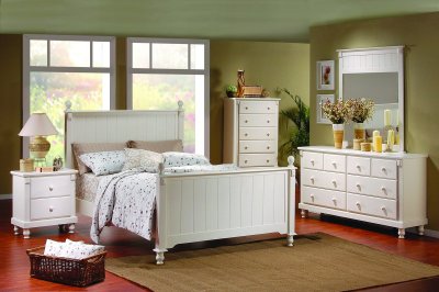 White Antique Furniture on White Or Antique Black Solid Wood Traditional 5pc Bedroom Set At