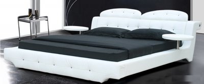2842 Bed in White Leatherette by Soho Concepts
