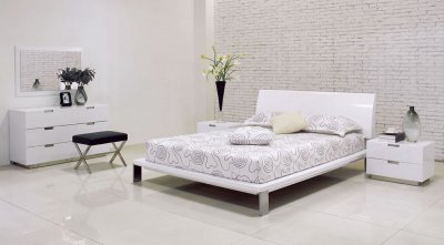 High Gloss Bedroom Furniture on White High Gloss Finish Modern Bedroom W Metal Legs At Furniture Depot