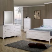 Selena 400231 Bedroom 4Pc Set in White w/Curved Sleigh Bed