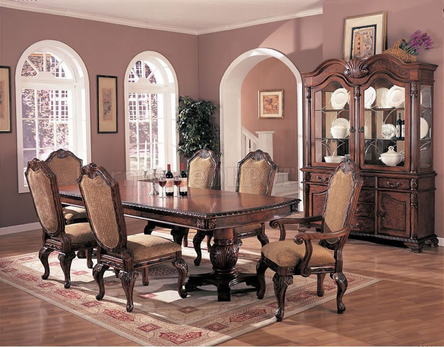 Formal dining room furniture: Dining room sets