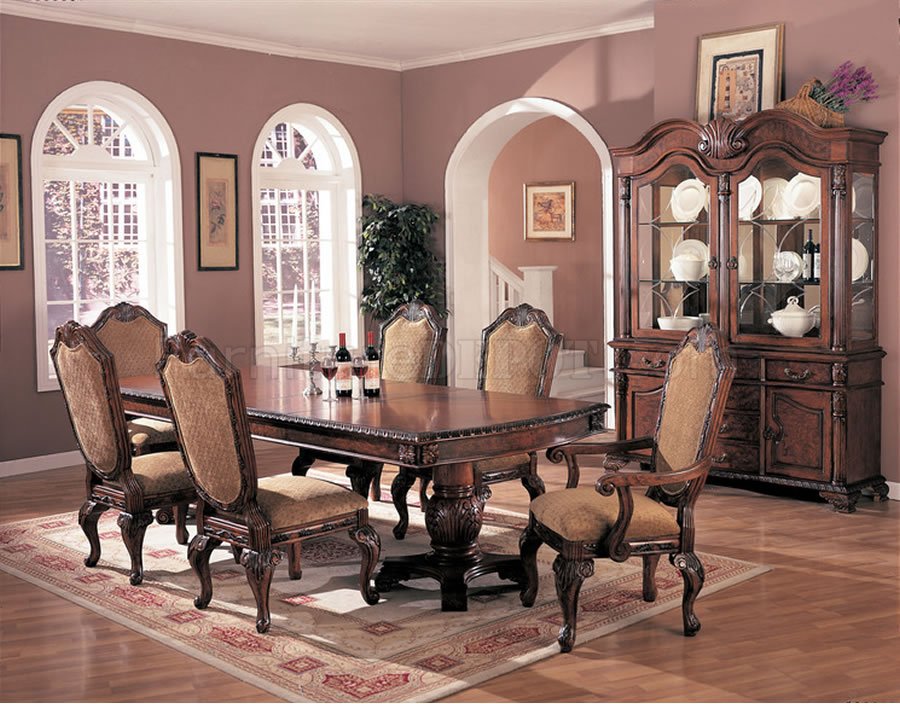 elegant dining room table