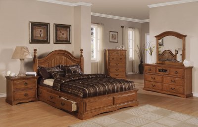 Light Brown Pine Finish Classic Bedroom w/Storage Bed