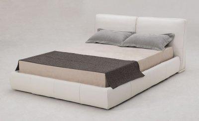  Full Italian Leather Modern Bed w/Cushioned Headboard | Furniture Clue