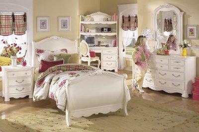 Kids White Bedroom Furniture on Kids Bedroom Furniture White Wash Finish Traditional Kids Bedroom Feel