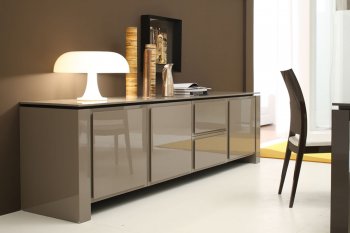 Light Brown Finish Contemporary Buffet With Spacious Cabinets [Rossetto-Meridian Buffet]