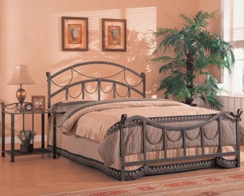 Antique Style Brass Finish Metal Bed w/Optional Nightstands [CRBS-300021]