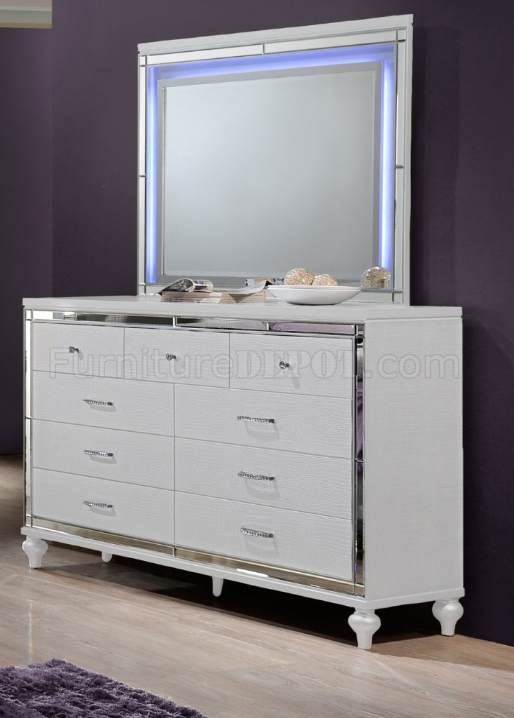 Valentino Bedroom Set 5pc B9698w In White By Ncfurniture