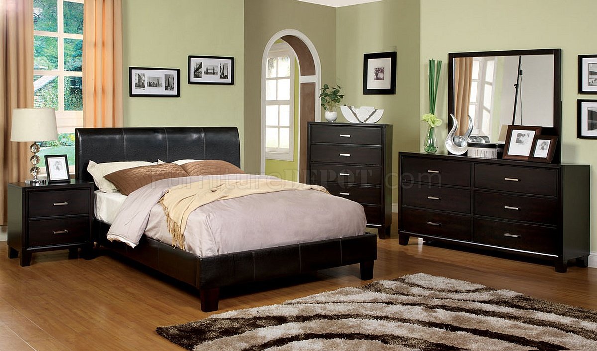 CM7007 Villa Park Bedroom 5Pc Set w/Leatherette Bed & Options - Click Image to Close