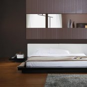 Black Gloss Finish Modern Platform Bed w/White Headboard