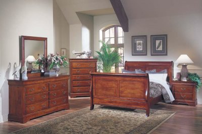 Oak Finish Bedroom With Classic Design