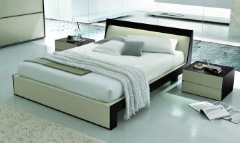 Tobacco Oak Wood Finish Bedroom w/Silk-Grey Eco Leather Accents [VGBS-Cover-CO01]