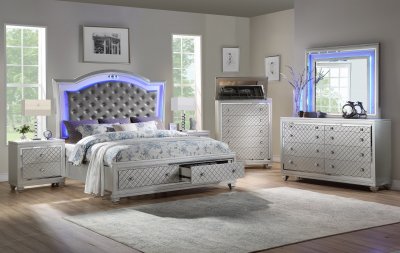 Shiney Bedroom Set 5Pc in Silver Leatherette & White