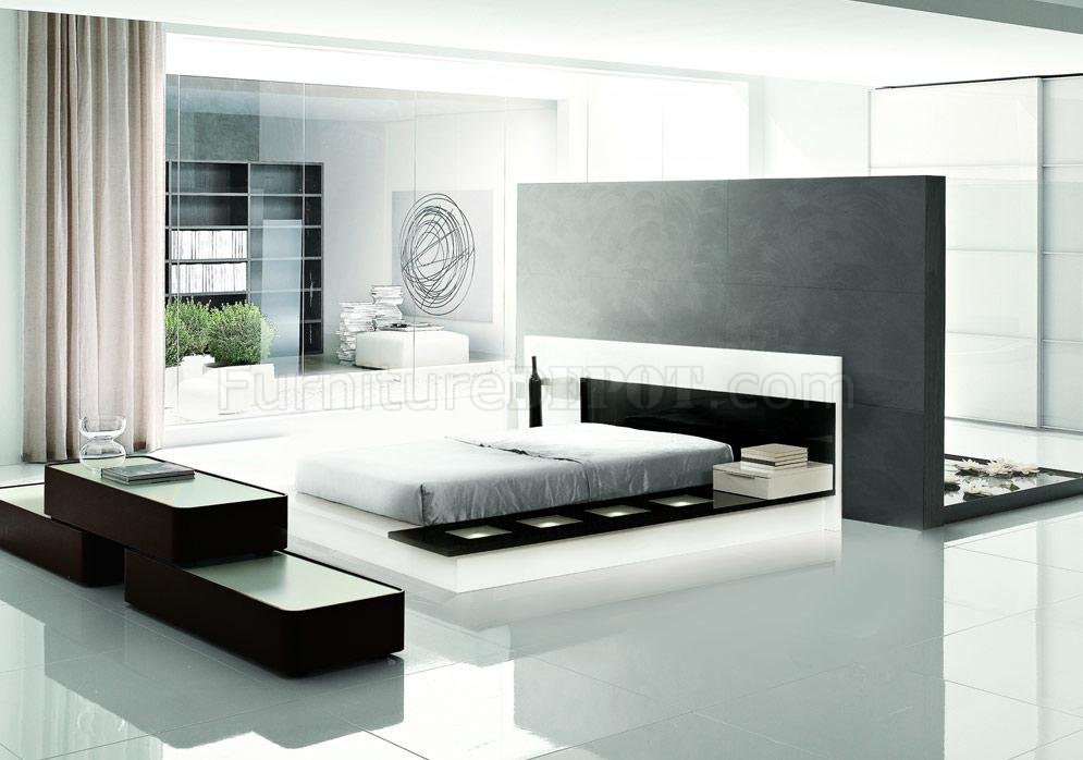 Contemporary 5 Piece Bedroom Set Impera Black White