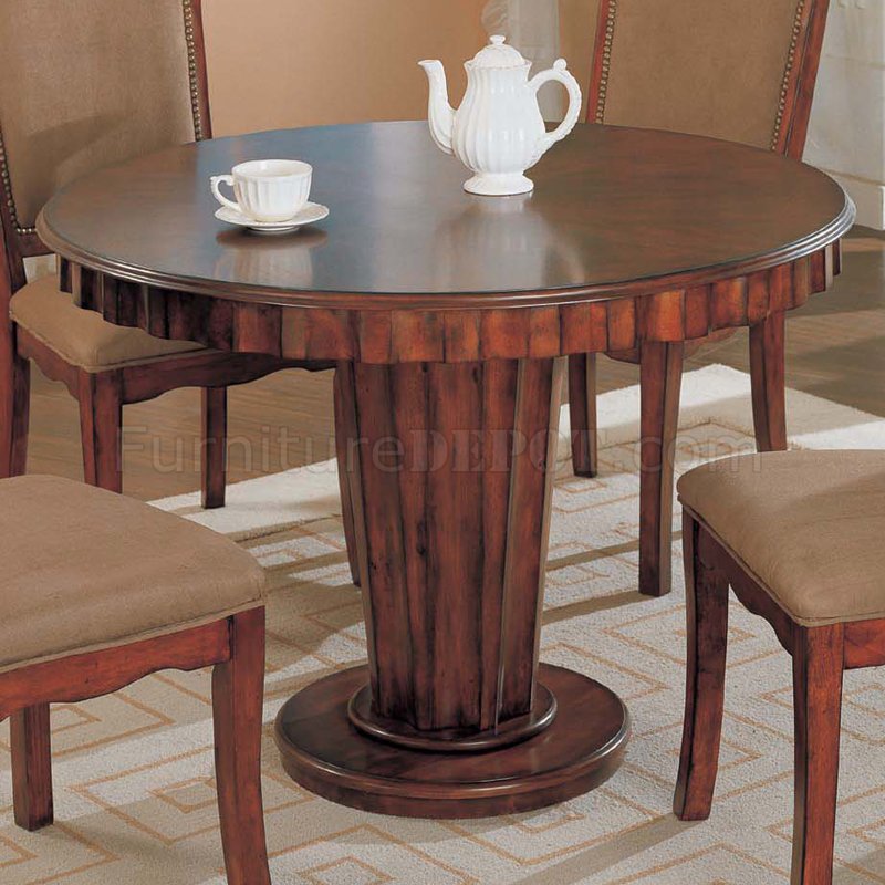 Light Brown Finish Classic 5Pc Dining Set w/Round Top Table