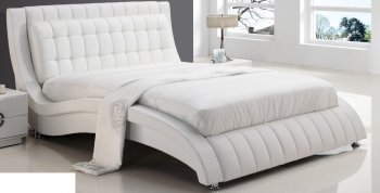 Flora Tufted Bed in White by American Eagle [AEBS-Flora White]