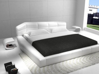 Dream Bed in White Bonded Leather by J&M w/Optional Nightstands [JMBS-Dream]