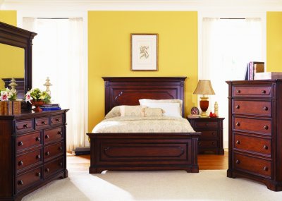 Cherry Finish Traditional Classic Bed w/Optional Case Goods