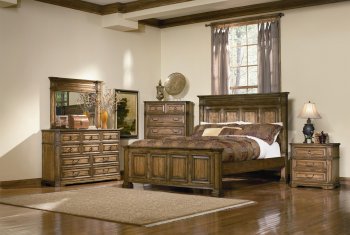 Warm Brown Oak Finish Traditional Panel Bed w/Optional Casegoods [CRBS-201621-Edgewood]