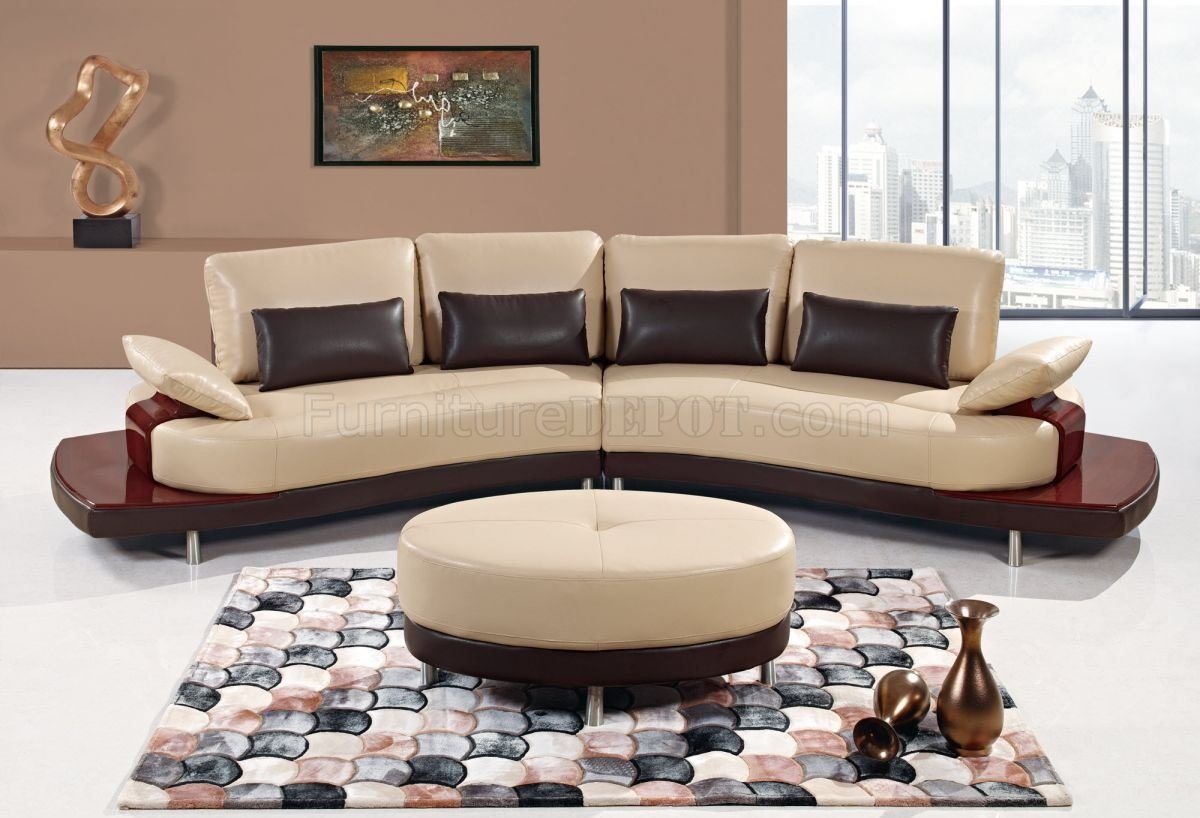 Ua131 Sectional Sofa In Bonded Leather