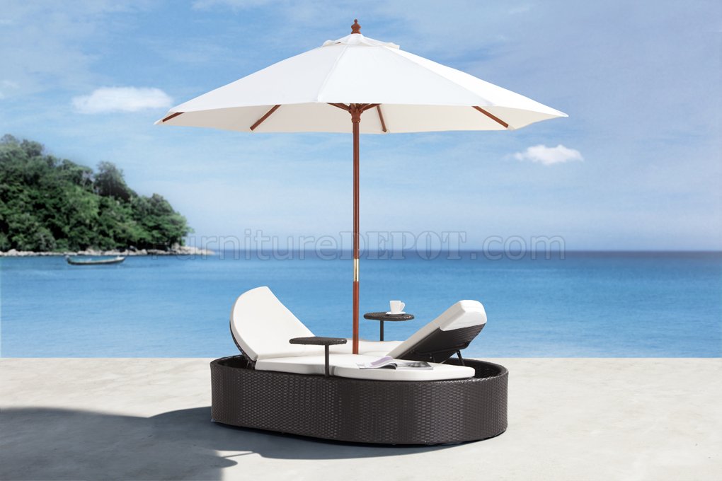 White Modern Outdoor Beach Bed W Umbrella, Outdoor Beach Bed