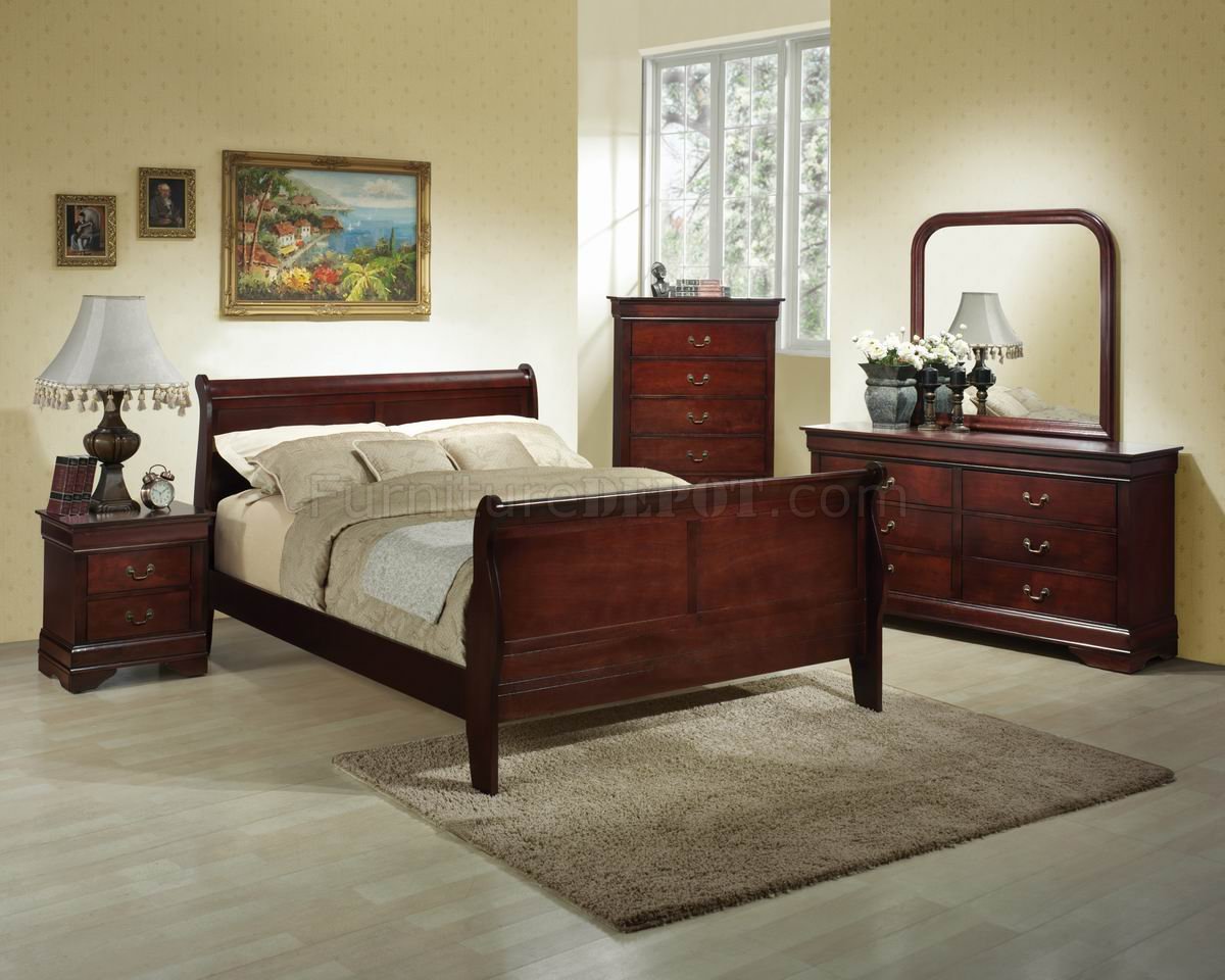 Rich Cherry Finish Classic 5 Pc Bedroom Set w/Queen Size Bed