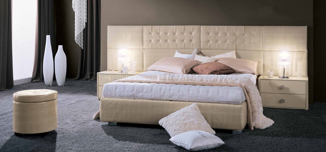 Moon Beige Glossy Leather Modern Bed w/2 Nightstands - Click Image to Close