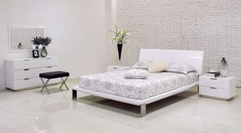White High Gloss Finish Modern Bedroom W/Metal Legs [JMBS-Lily White]