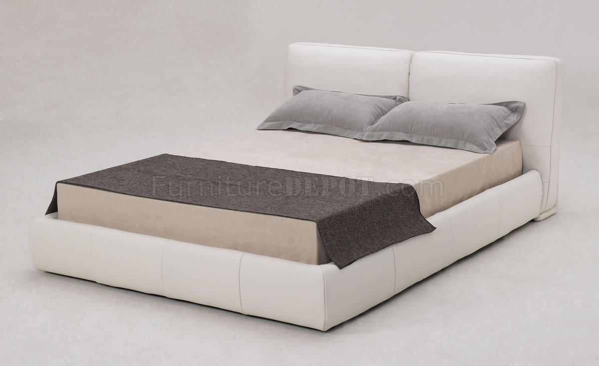 White Full Italian Leather Modern Bed w/Cushioned Headboard - Click Image to Close