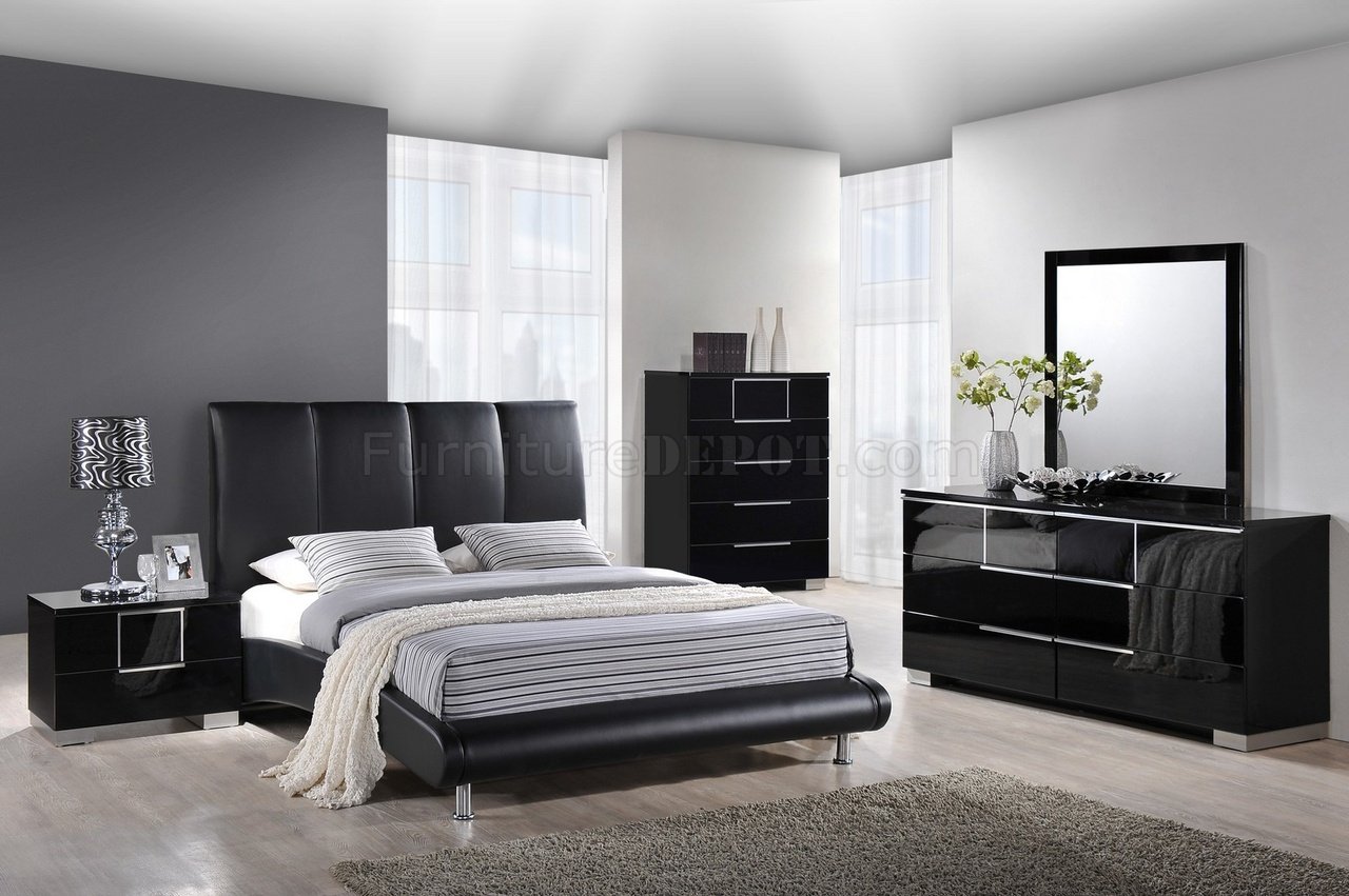 8272 Upholstered Bed in Black Leatherette by Global - Click Image to Close