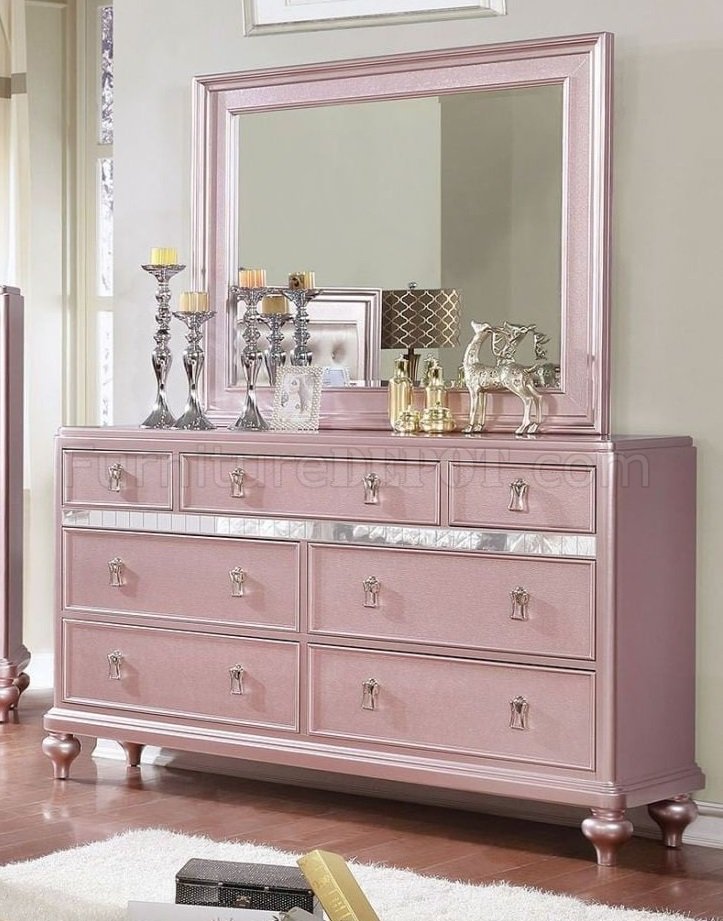 Featured image of post Rose Gold Bedroom Vanity / Check out our rose gold bedroom decor selection for the very best in unique or custom, handmade pieces from our wall décor shops.