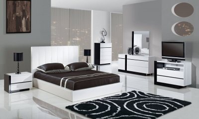 Trinity Bedroom in White & Black w/Platform Bed by Global